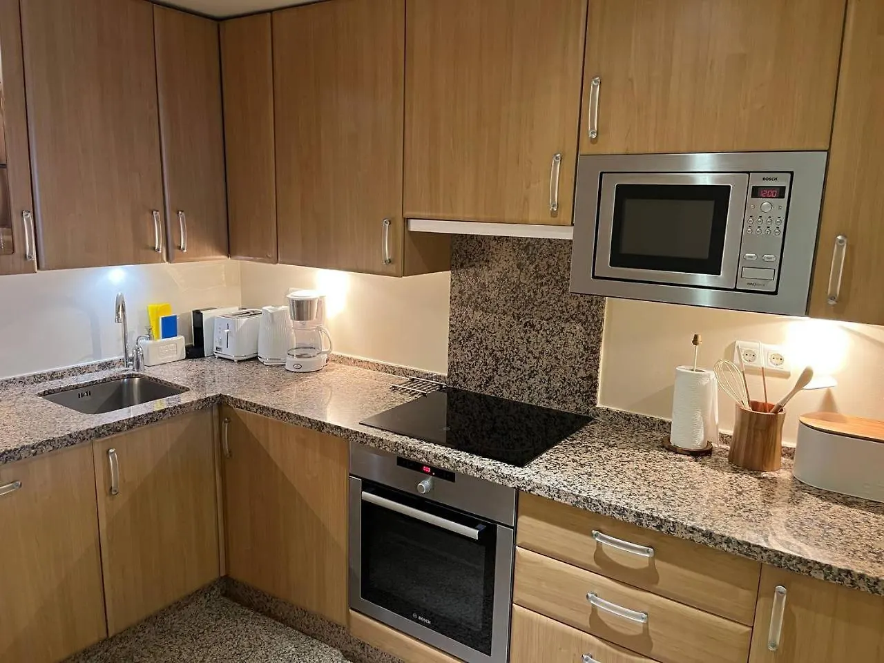 Piso 2 Habitaciones, Salon 2 Bano En Puerto Banus Vista Mar ! Marbella