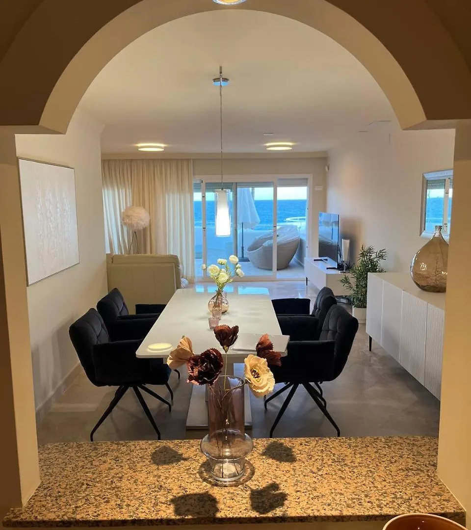 Piso 2 Habitaciones, Salon 2 Bano En Puerto Banus Vista Mar ! Marbella Apartment
