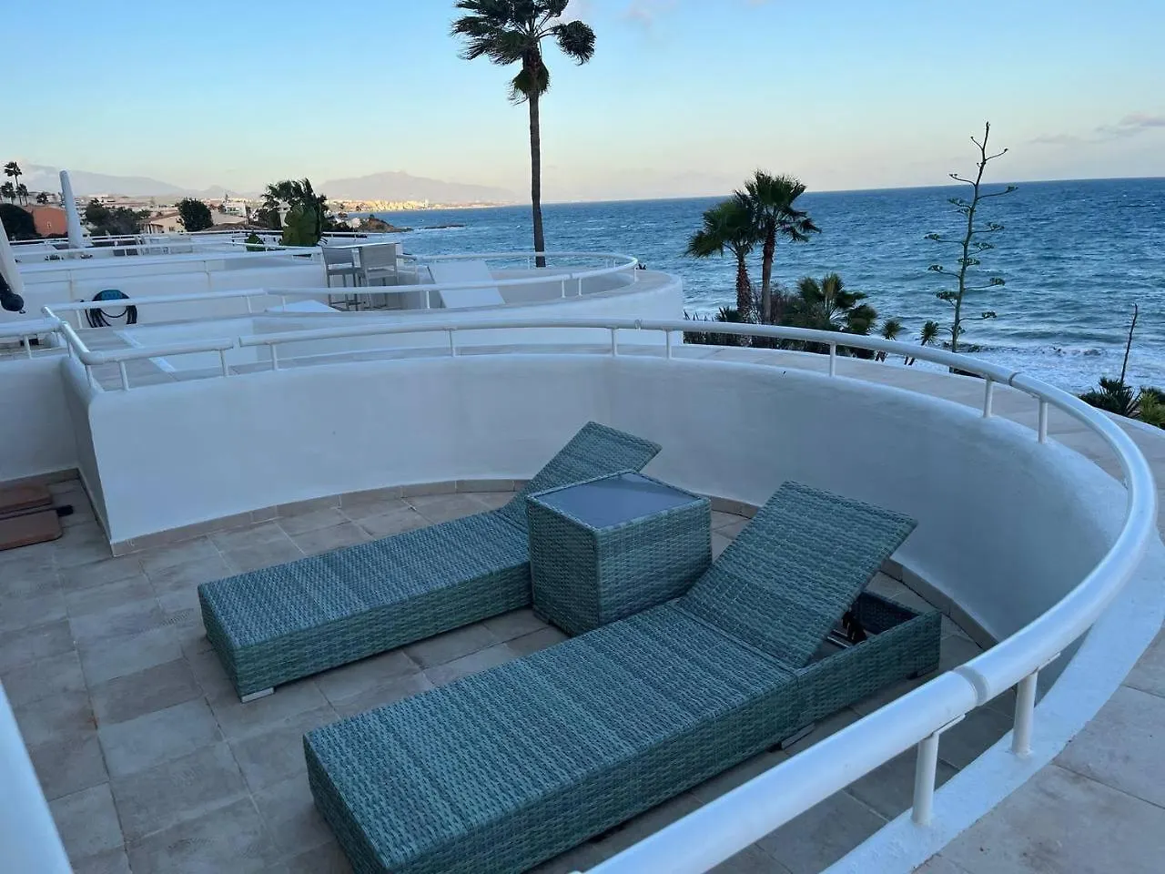 Piso 2 Habitaciones, Salon 2 Bano En Puerto Banus Vista Mar ! Marbella