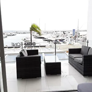 Apartamento 136 A First Line Sleeps 6, Marbella
